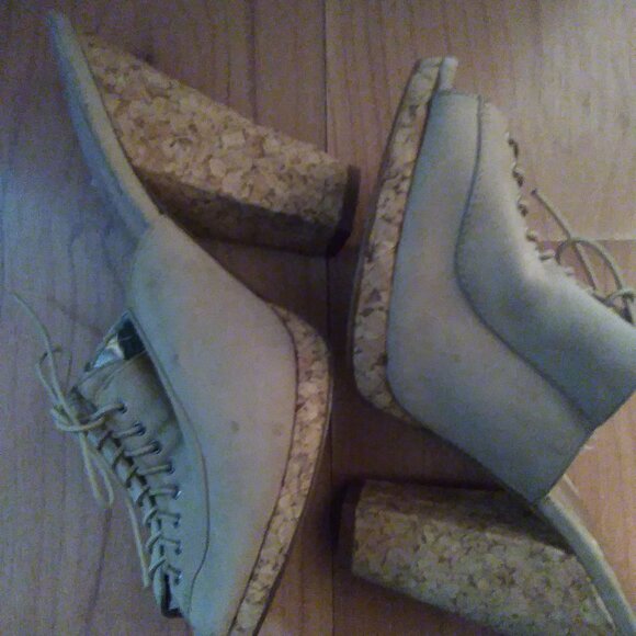 Cork Slip Ons - Picture 1 of 3